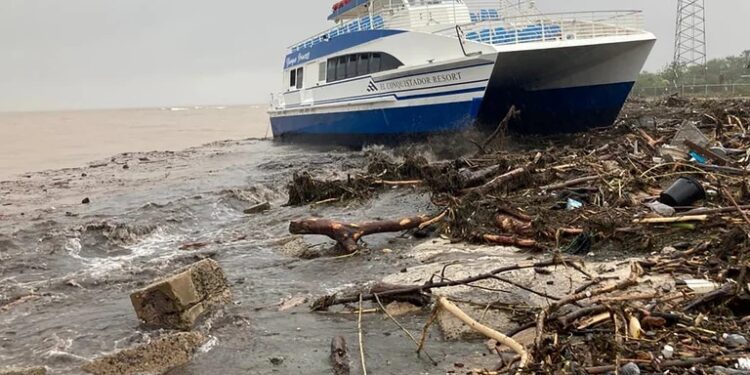 Puerto Rico pidió a Estados Unidos declarar “desastre mayor” en la isla tras el paso del huracán Fiona