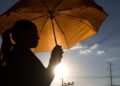 Chubascos dispersos y temperaturas calurosas sobre el país