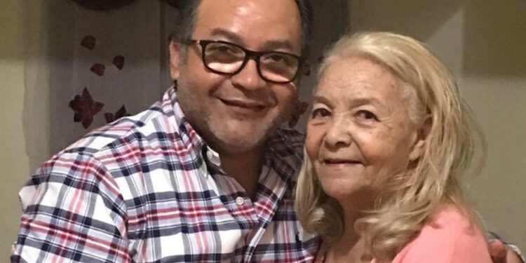 Fallece madre de periodista Napoleón de la Cruz