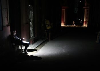 Cuba tendrá otro día de apagones por déficit de energía del 26 % este sábado