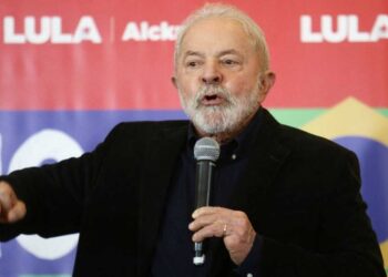 Lula sigue favorito en Brasil con trece puntos de diferencia sobre Bolsonaro