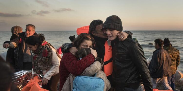 Al menos 61 muertos en el hundimiento de un barco con inmigrantes en la costa siria