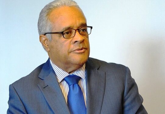 Doctor Sánchez Cárdenas anuncia candidatura a la senaduría del DN