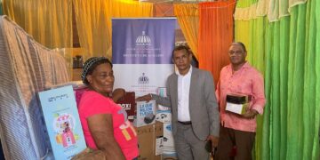 Instituto de Auxilios entrega enseres para el hogar a anciano de 102 años