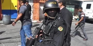 Policía Nacional captura hombre mantenía raptado a otro en Baní; víctima fue rescatada sana y salva