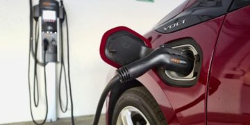 17 estados evalúan adoptar el mandato de autos eléctricos de California