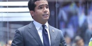 Diputados Fuerza del Pueblo presentan programa de pasantías legislativas