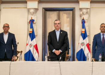 Gobierno pone en servicio la aplicación móvil Bacheo 24/7