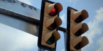 ASDN e INTRANT instalarán semáforos en avenida Charles de Gaulle