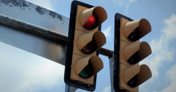 ASDN e INTRANT instalarán semáforos en avenida Charles de Gaulle