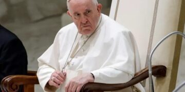 Papa Francisco alerta de que aún existe el riesgo de guerra nuclear