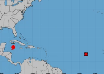 Ian se fortalece en huracán y Florida y Cuba se preparan para posibles inundaciones