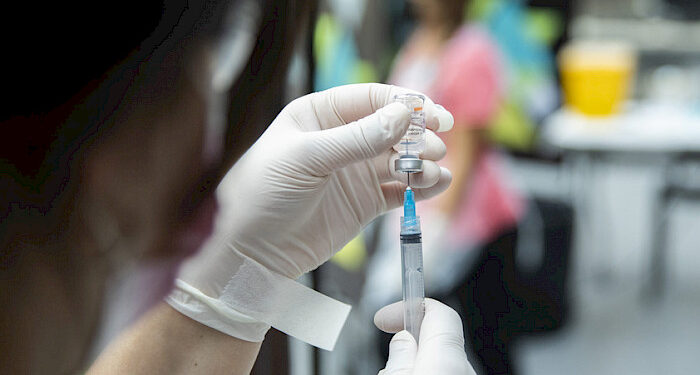 Israel lanza nuevas vacunas COVID-19 adaptadas a omicron