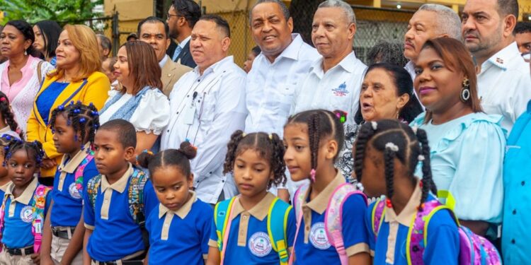 Distrito Educativo 15-05 califica exitoso inicio año escolar