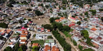 Ascendió a 50 el número de muertos por el deslave en Venezuela