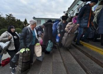 Autoridades instaladas por Rusia ordenan evacuar Jersón