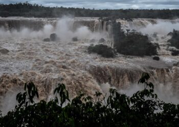 Brasil: Las Cataratas del Iguazú dejan espectaculares imágenes tras intensas lluvias