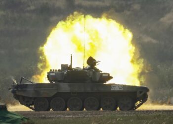 Rusia enviará 170 tanques y 100 piezas de artillería y morteros a Bielorrusia