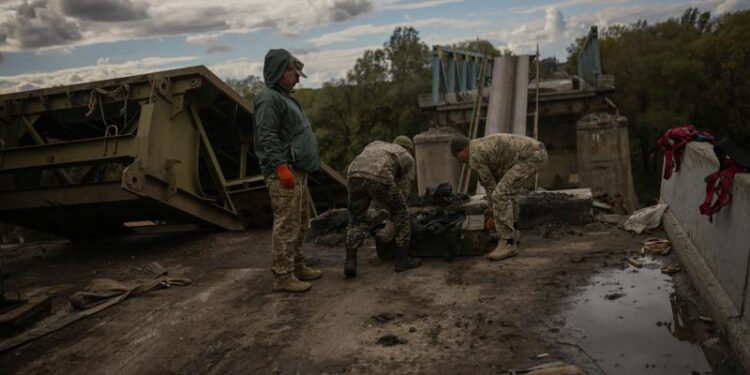 Ucrania recupera más territorio que Rusia intenta absorber