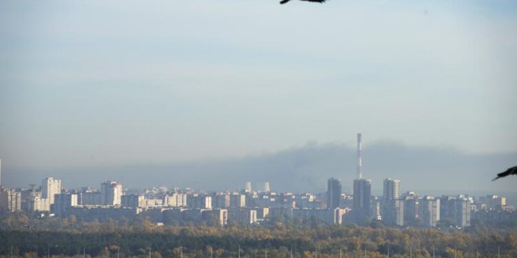 Misiles y drones explosivos atacan de nuevo energía y agua de Ucrania