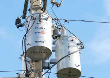 Edesur instala transformadores en Hospital Municipal de Villa Altagracia, San Cristóbal