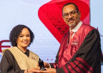 UFHEC inviste 3,087 nuevos profesionales en su trigésima novena graduación