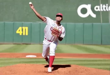 Leones detienen su racha negativa a base de palos al vencer a los Toros