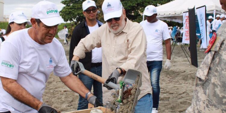 Ministerio de Medio Ambiente interviene 160 playas y riberas de ríos