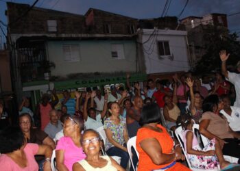 Diputado Bueno juramenta en el PRM a dirigentes que abandonan la Fuerza del Pueblo en Villas Agrícolas