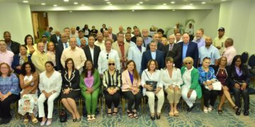 Dominicanos residentes en exterior llegan a RD votar el 16 de octubre apoyo Abel Martínez