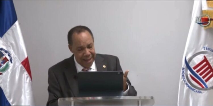 Magistrado Díaz Filpo dicta conferencia en UNIBE