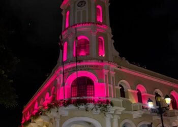 Monumentos del Distrito se iluminan de rosa por lucha contra Cáncer de Mama