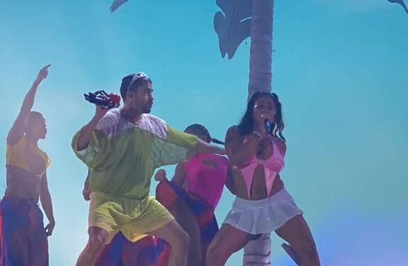 Tokischa hace rugir al estadio Olímpico durante su participación en concierto de Bad Bunny