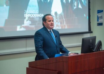 Paliza dice en Washington mayor fortaleza del gobierno ha sido trabajo en equipo