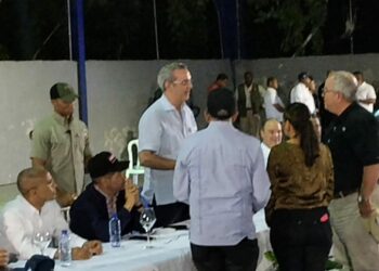 Presidente Abinader recibe proyecto sobre relanzamiento caficultura