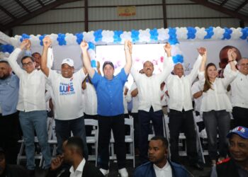 PRM juramenta a los alcaldes de Montecristi y Guayubin