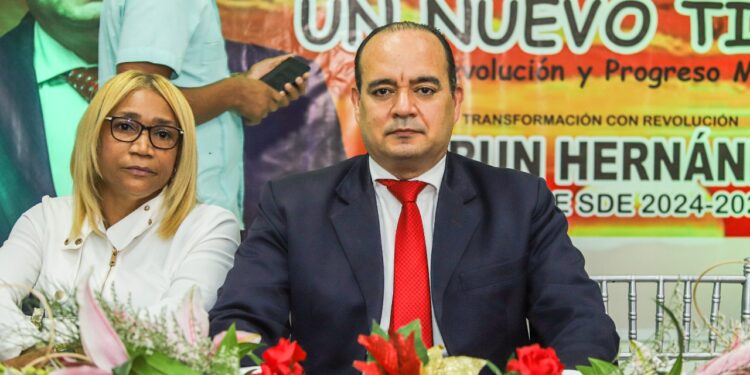 Surun Hernández anuncia aspiraciones a la Alcaldía de Santo Domingo Este