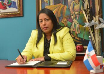 Altagracia Tavárez lanza candidatura a la presidencia del PRD
