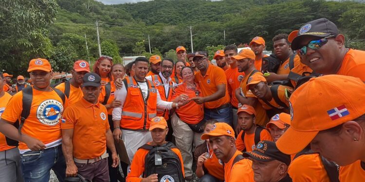 Defensa Civil realiza campamento educativo con cientos de voluntarios de la región Sur
