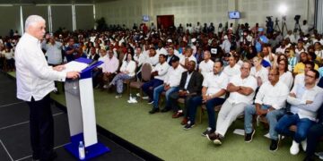 Dirigentes provinciales y alcaldes del Cibao piden Miguel Vargas asuma candidatura presidencial 2024 del PRD