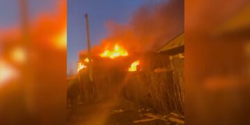 Se estrelló un caza ruso contra una vivienda en Siberia y murieron dos pilotos