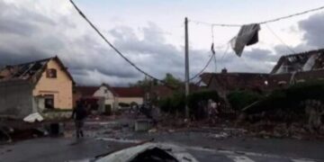 Dos tornados en el norte de Francia causan abundantes daños materiales