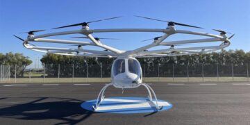 Primer taxi volador tripulado de Italia realiza su primera prueba de vuelo