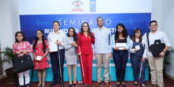 Fundación Francina realiza seminario de autonomía para jóvenes 