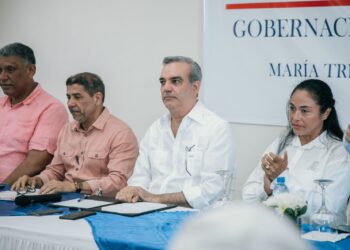 Abinader anuncia ayuda del gobierno de mil pesos por tarea dañada por el huracán en siete provincias