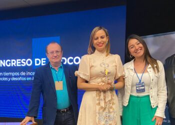 Periodista dominicana dictará conferencia en XXIV congreso REDCOM Argentina