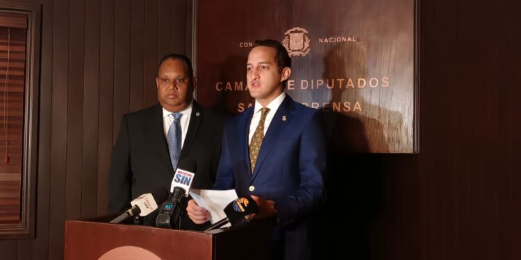 El diputado Ángel Estévez depositó proyecto de ley que busca la  protección y dignificación del profesional agropecuario en el país