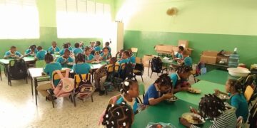 Inicia almuerzo escolar 2022-23 en Comendador y El Llano