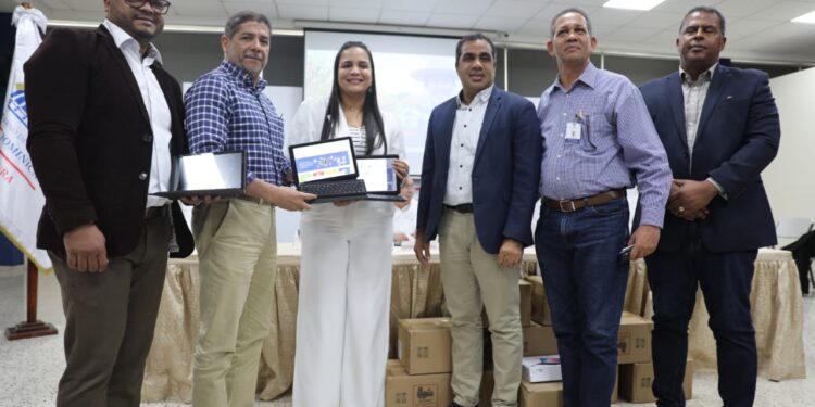 Ministerio de Agricultura rinde homenaje a agrónomos en su día