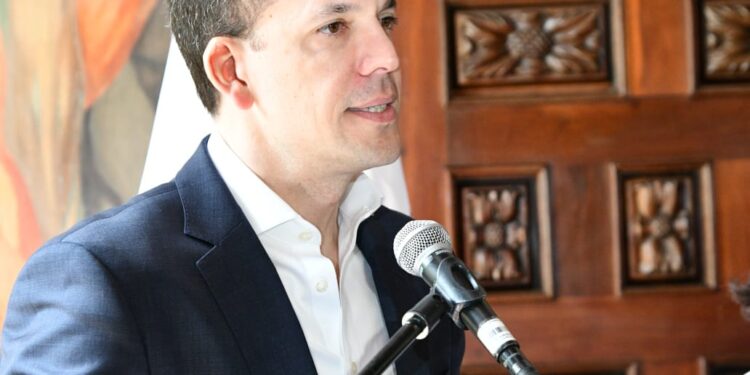 Director del Intrant lamenta muerte de turistas durante accidente en Bávaro